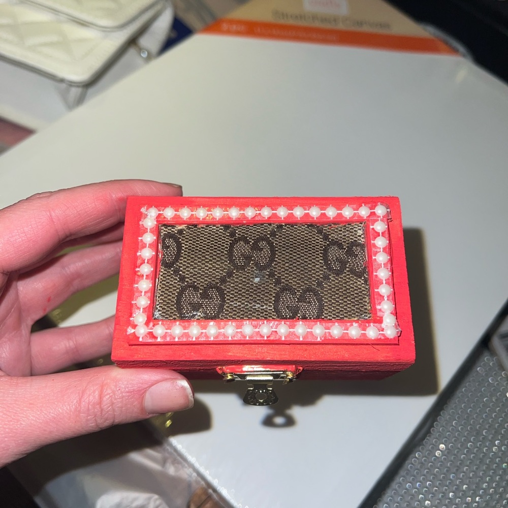 Authentic Gucci Upcycled Jewelry Box With Pearl Stud Accents Valentines Day Gift - Picture 3 of 10